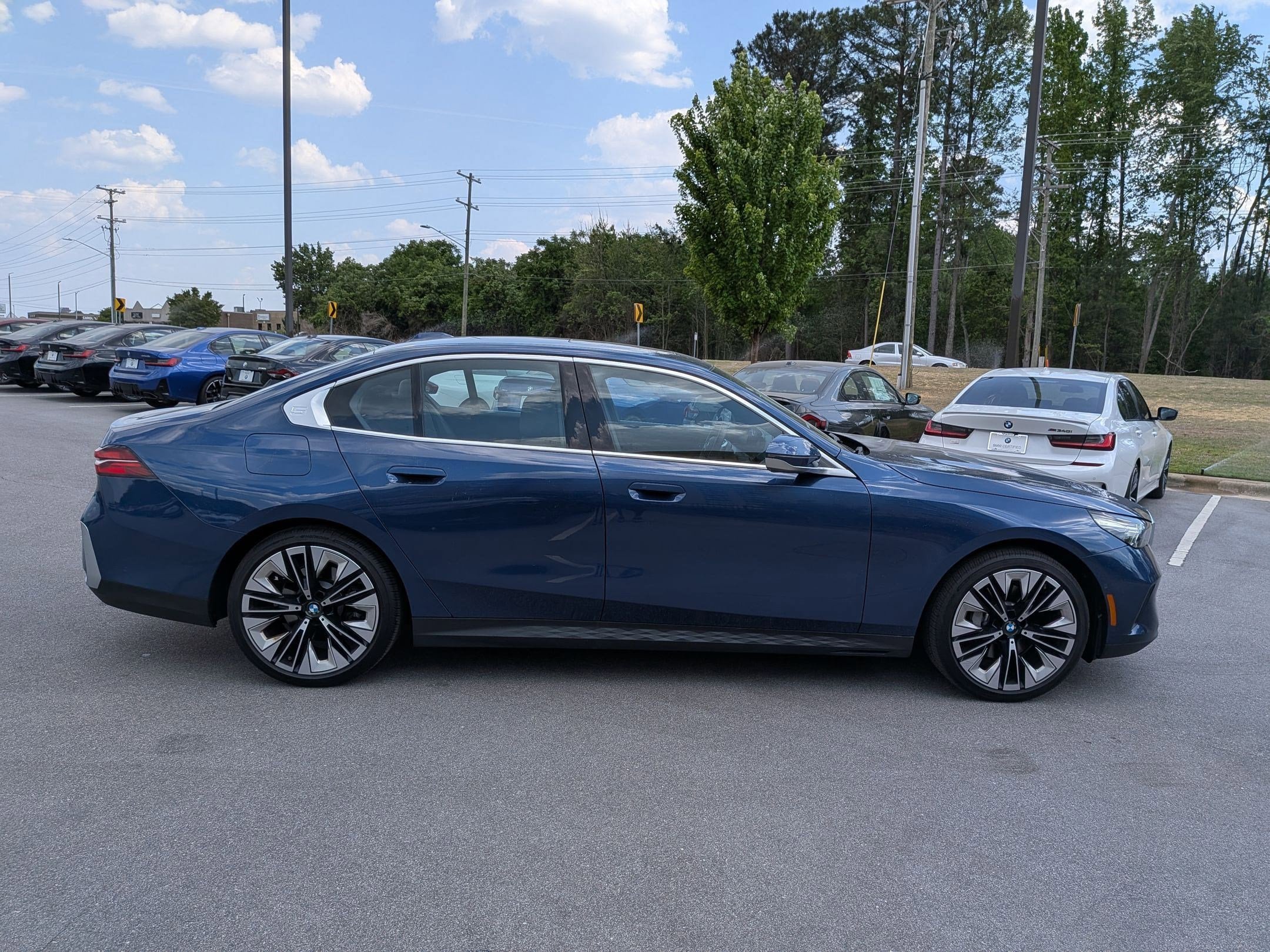 Used 2025 BMW 530i RWD image 2