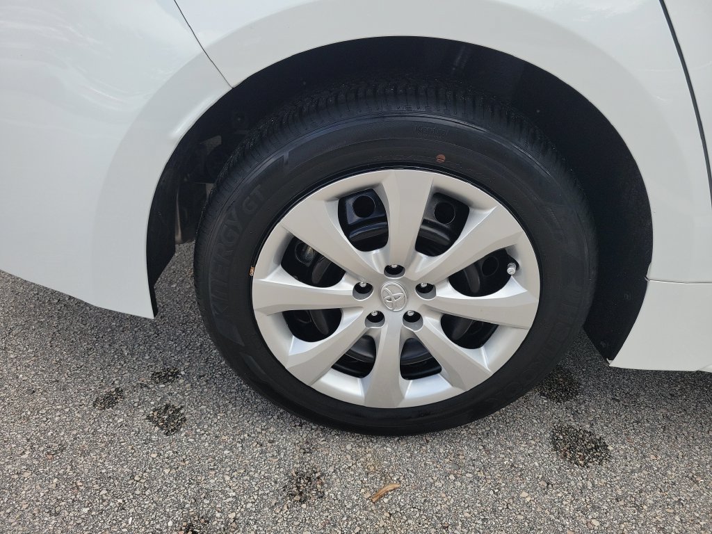 Used 2024 Toyota Corolla LE FWD image 30