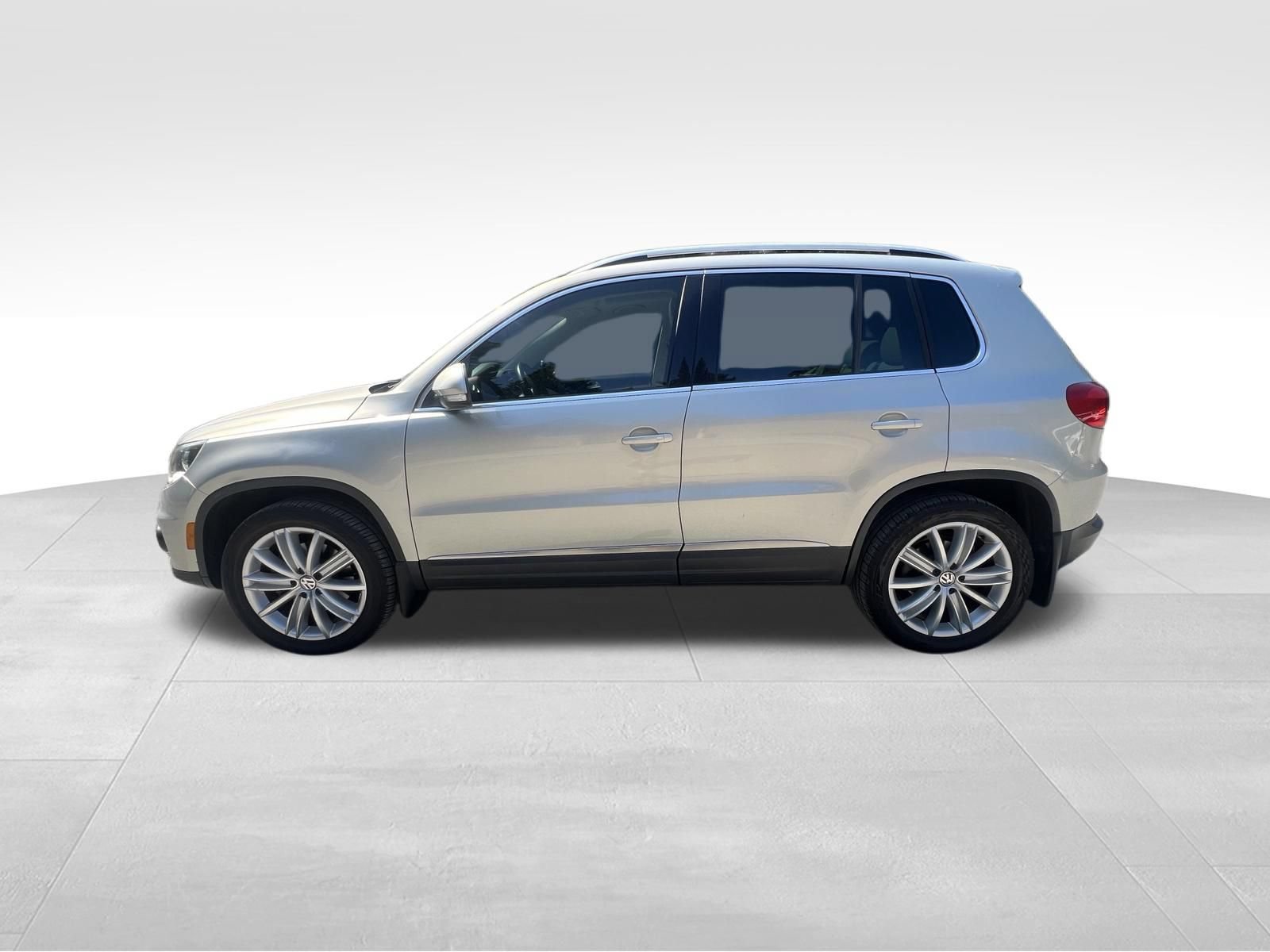 Used 2014 Volkswagen Tiguan SEL FWD image 9