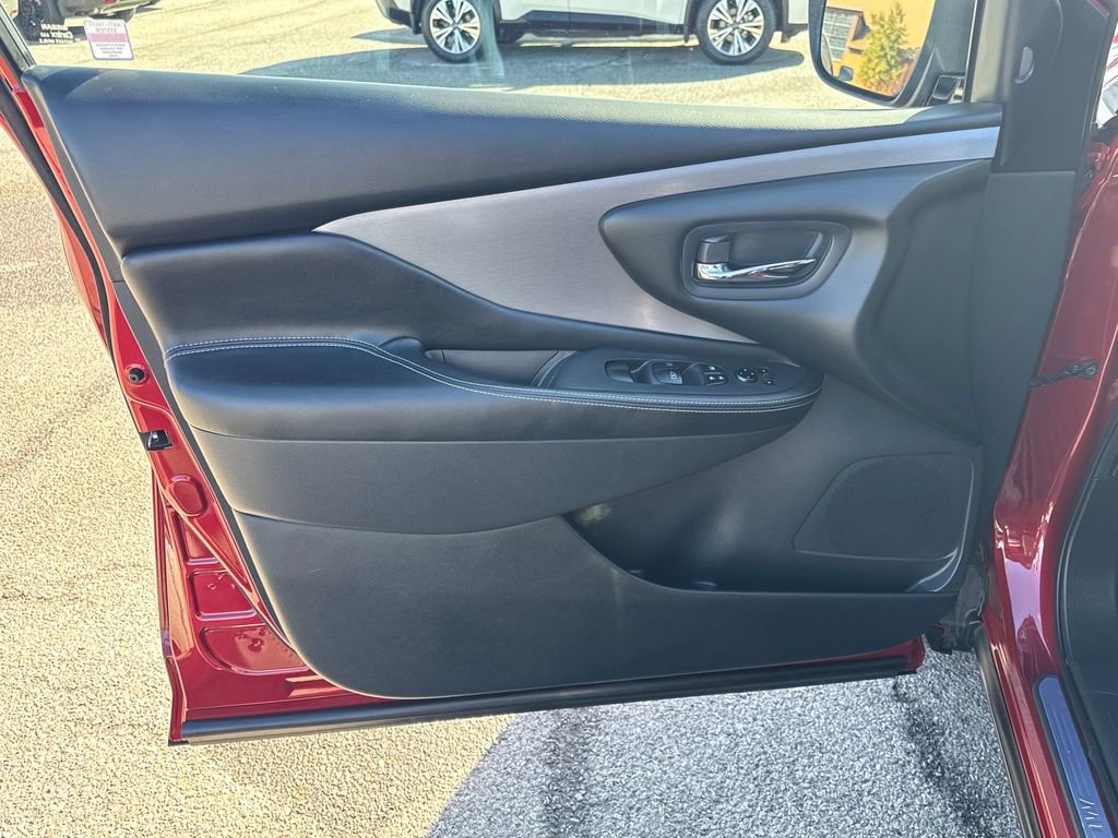 Used 2019 Nissan Murano SV image 11