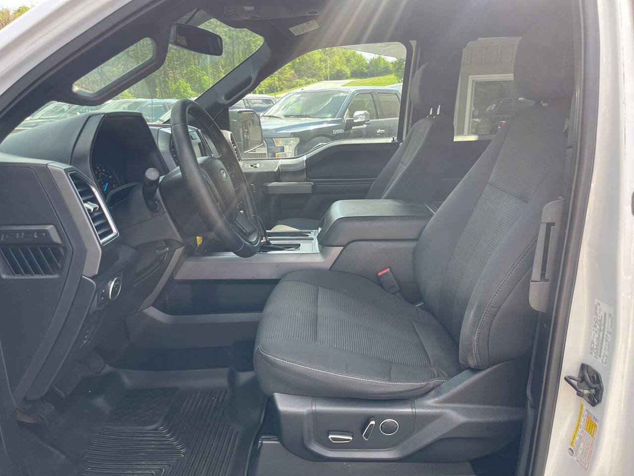 Used 2015 Ford F150 XLT w/ Equipment Group 302A Luxury AWD/4WD image 18