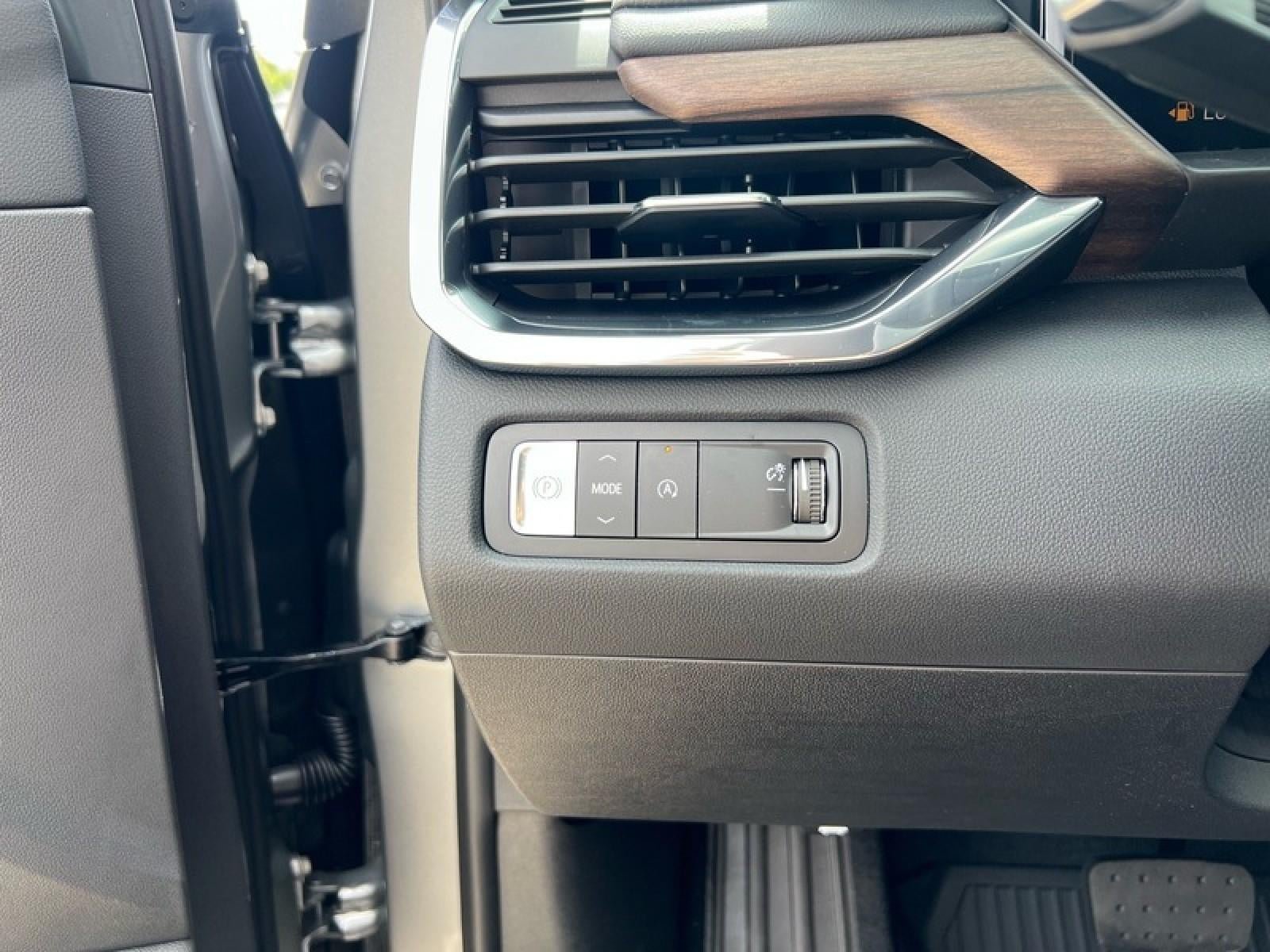 New 2026 GMC Acadia Denali Ultimate w/ LPO, Floor Liner Package FWD image 16