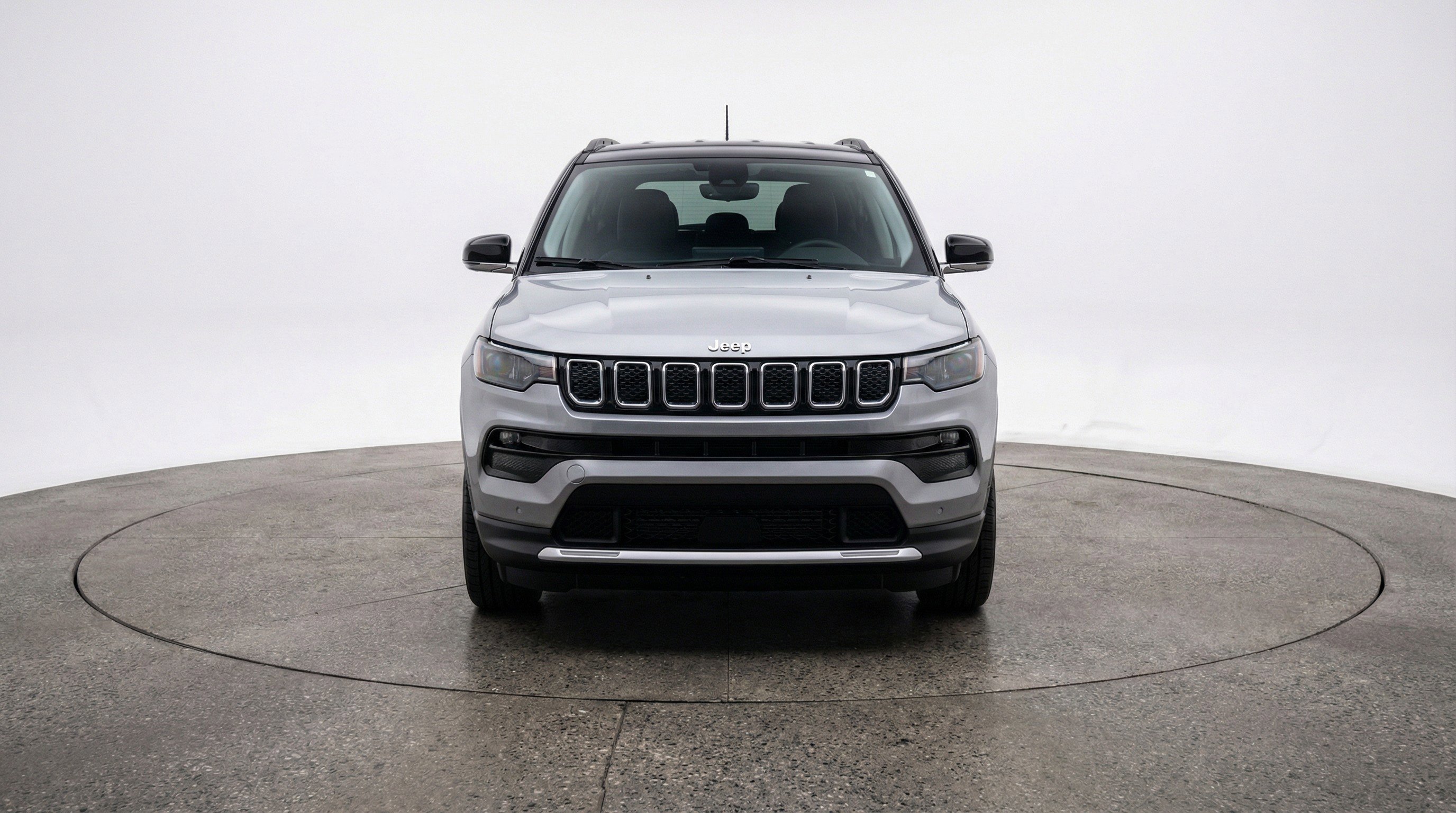 Used 2025 Jeep Compass Limited AWD/4WD image 2