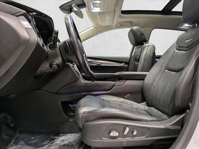 Used 2018 Cadillac XT5 Luxury w/ Driver Awareness Package image 17