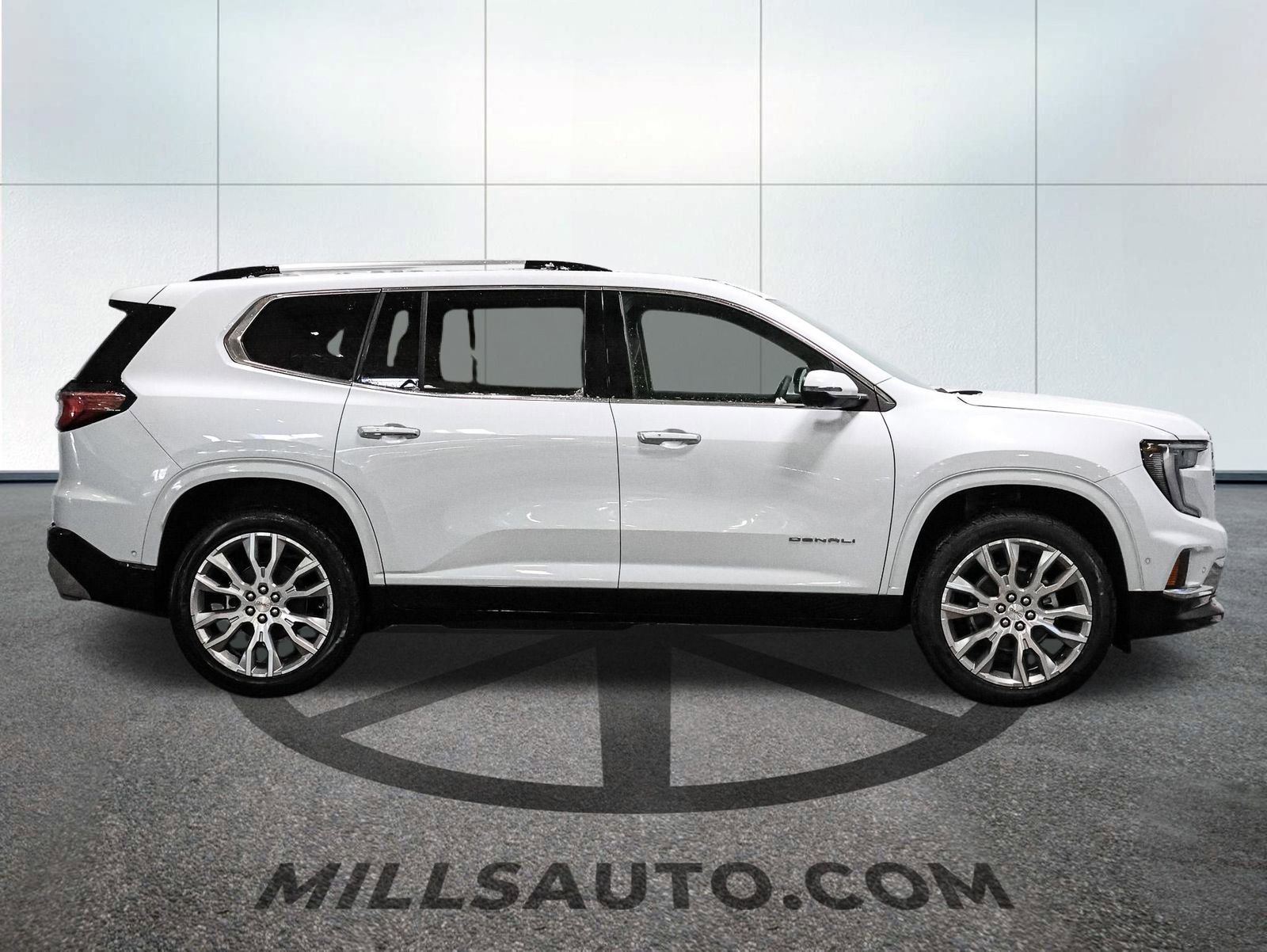 New 2026 GMC Acadia Denali w/ Super Cruise Package image 9