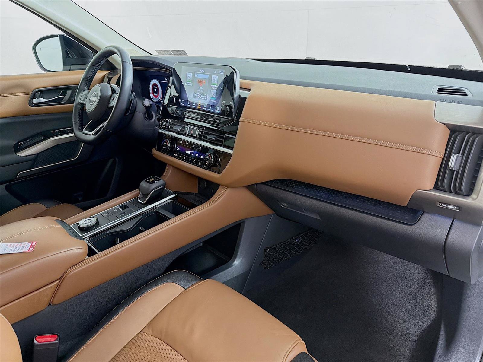 Used 2023 Nissan Pathfinder Platinum AWD/4WD image 32