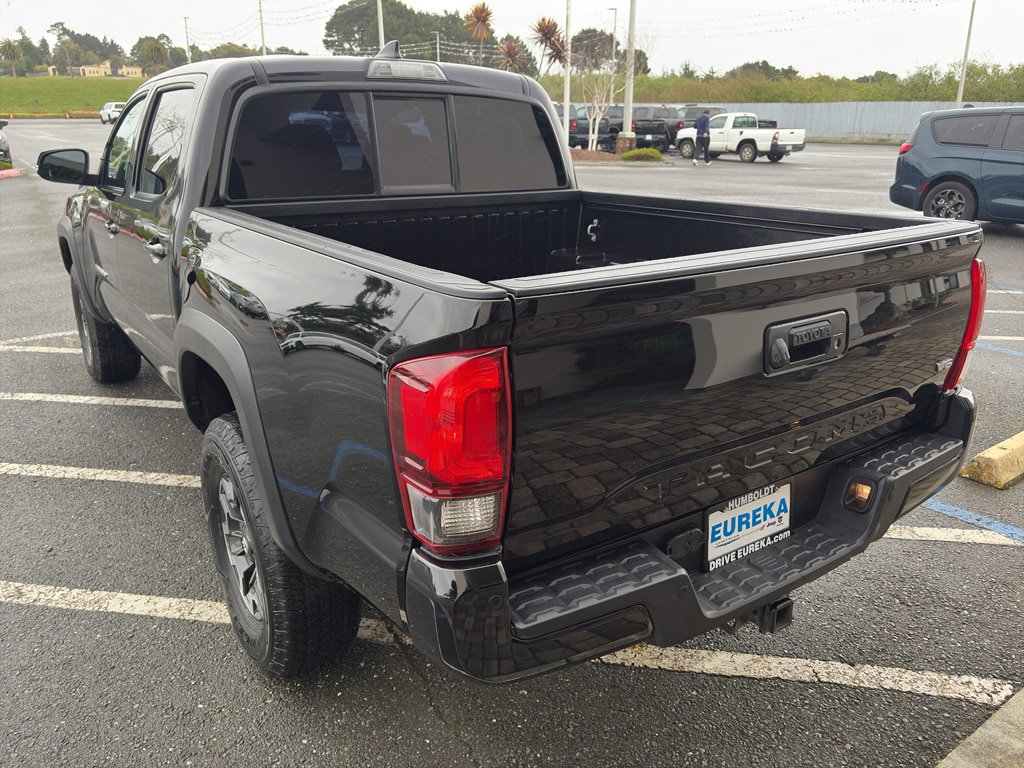 Used 2019 Toyota Tacoma TRD Off-Road w/ Technology Package AWD/4WD image 17