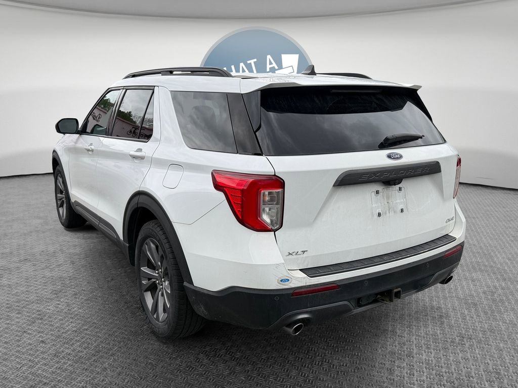 Used 2021 Ford Explorer XLT w/ Equipment Group 202A AWD/4WD image 6