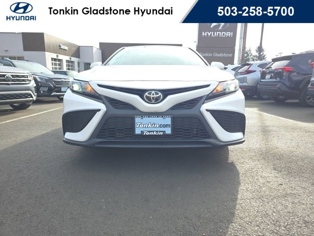 Used 2021 Toyota Camry SE w/ Cold Weather Package image 4