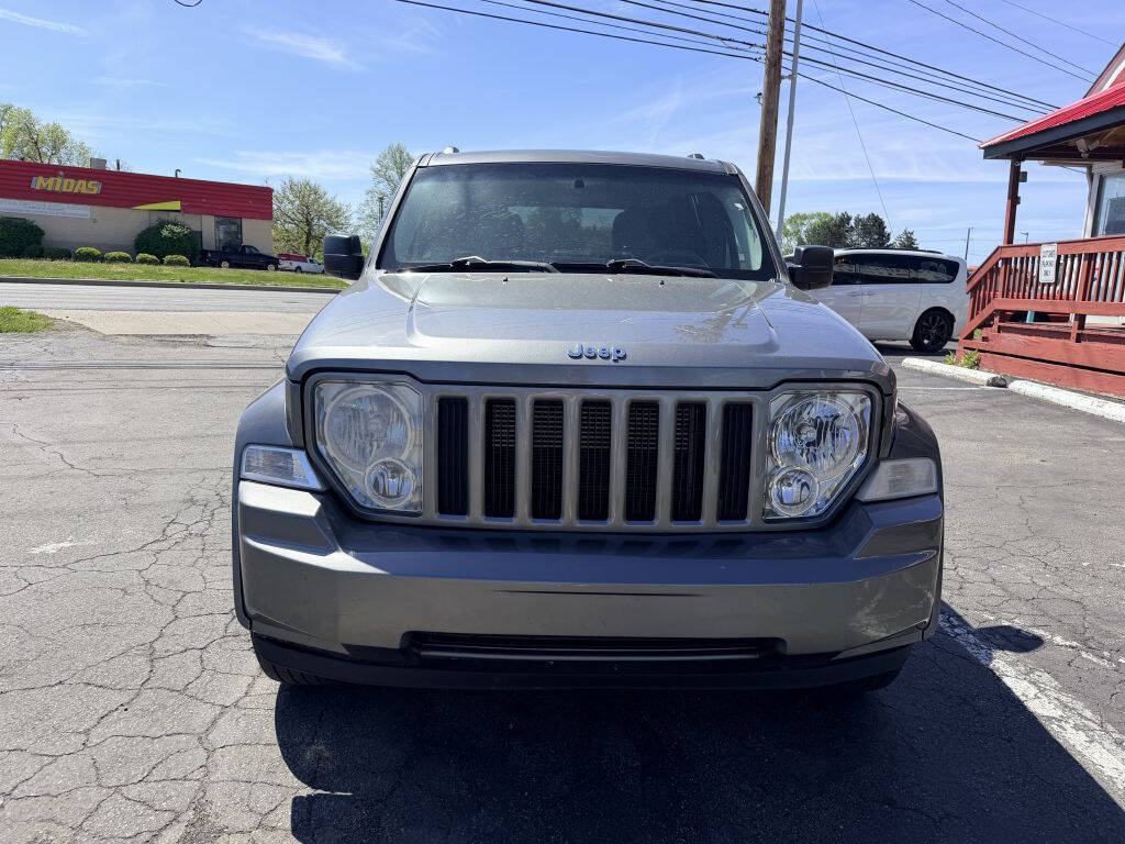 Used 2012 Jeep Liberty Sport w/ Popular Equipment Group AWD/4WD image 2