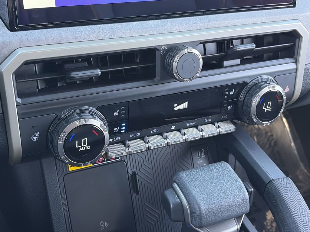 Used 2025 Toyota Tacoma 4x4 Double Cab Hybrid image 24