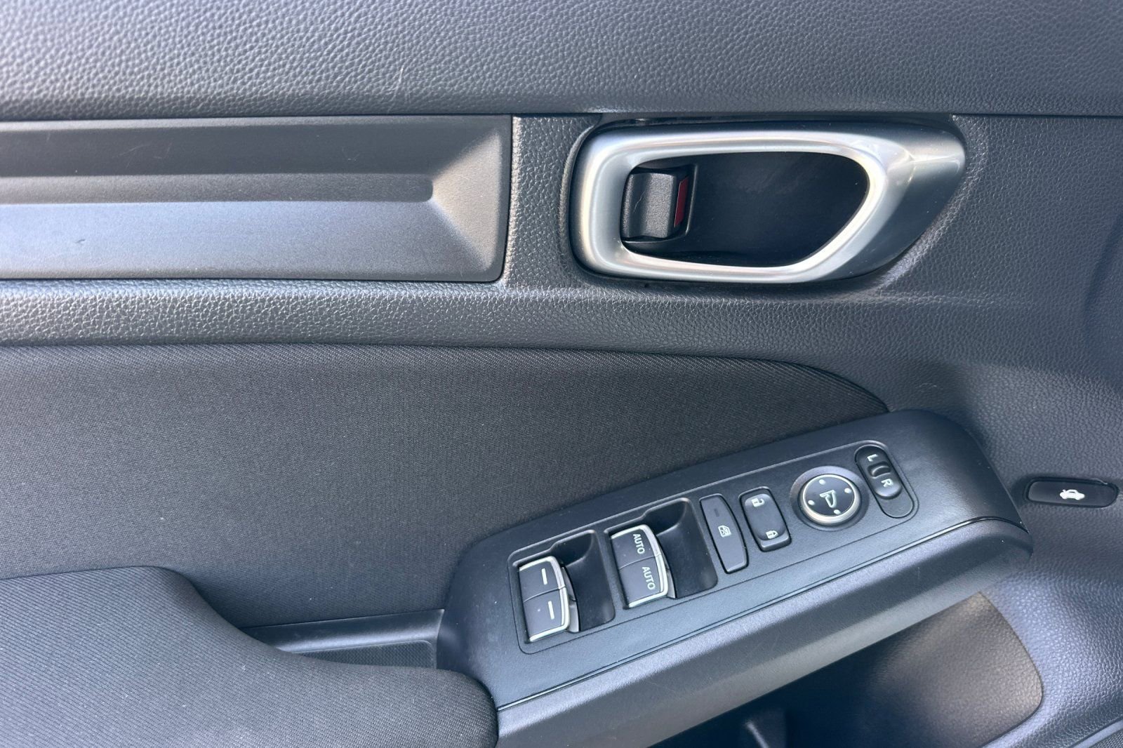 Used 2025 Honda Civic Sport image 11