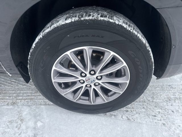 Used 2023 Buick Enclave Essence image 7