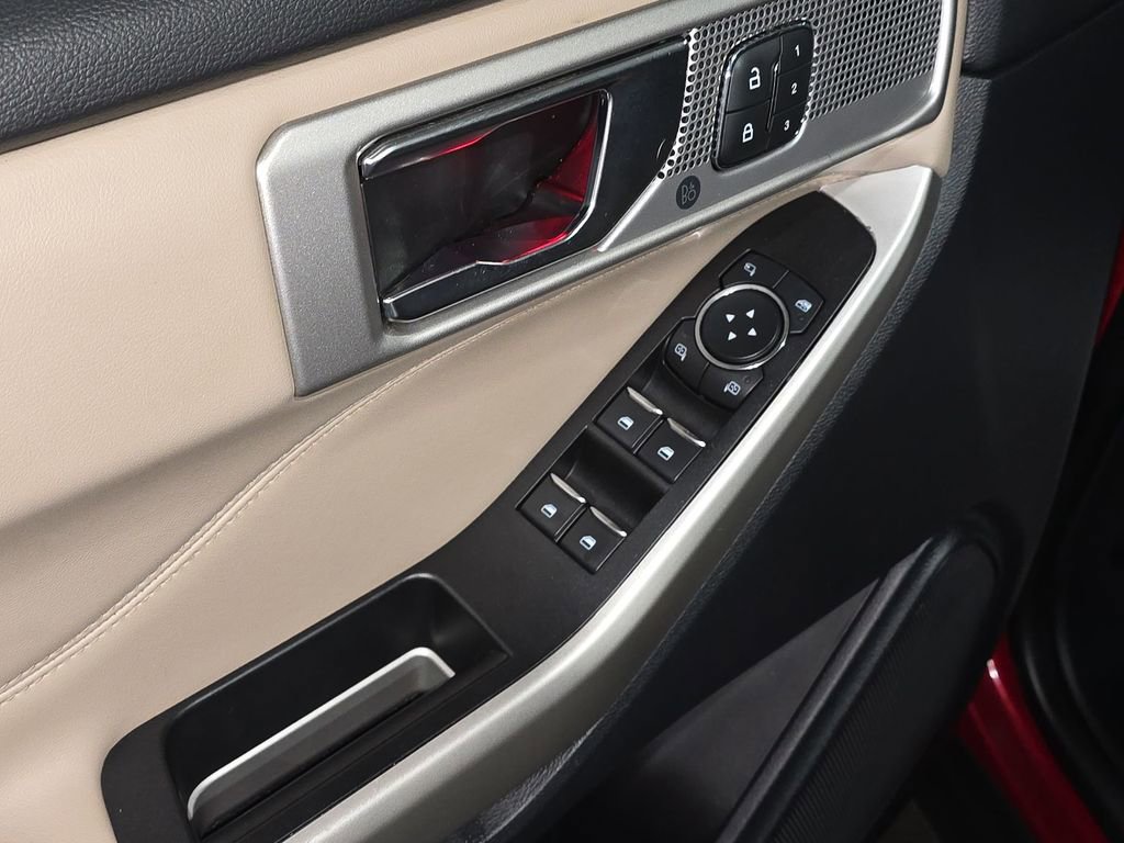 Used 2021 Ford Explorer Limited w/ Equipment Group 301A image 19