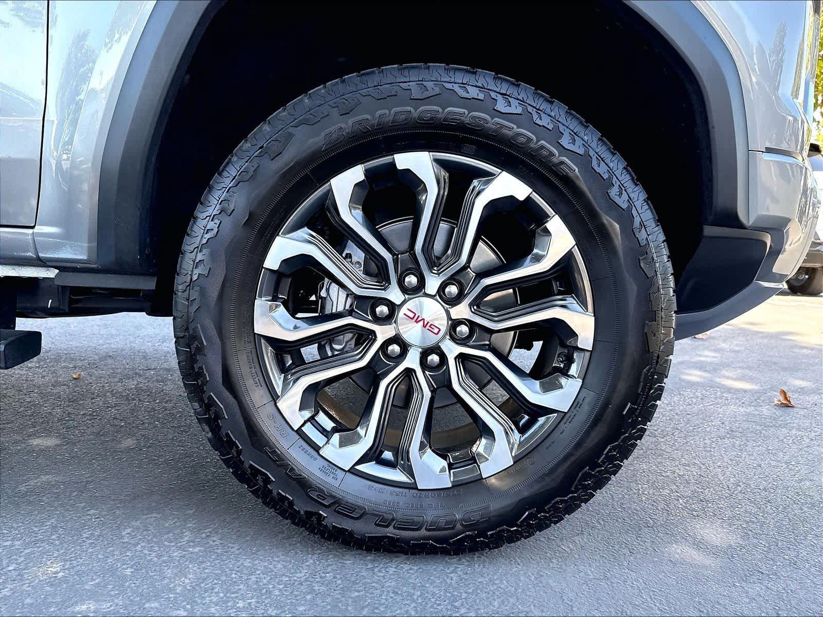 Used 2025 GMC Canyon Denali AWD/4WD image 34