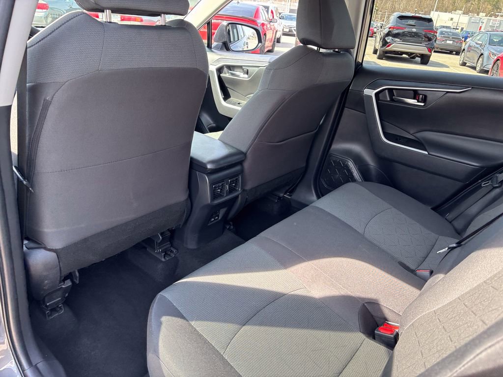 Used 2024 Toyota RAV4 XLE image 41