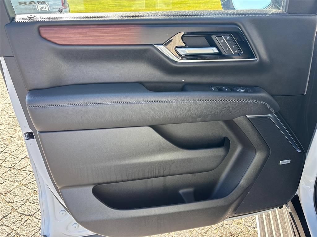 Used 2026 GMC Yukon XL Denali w/ Sun & Power Step Package AWD/4WD image 26