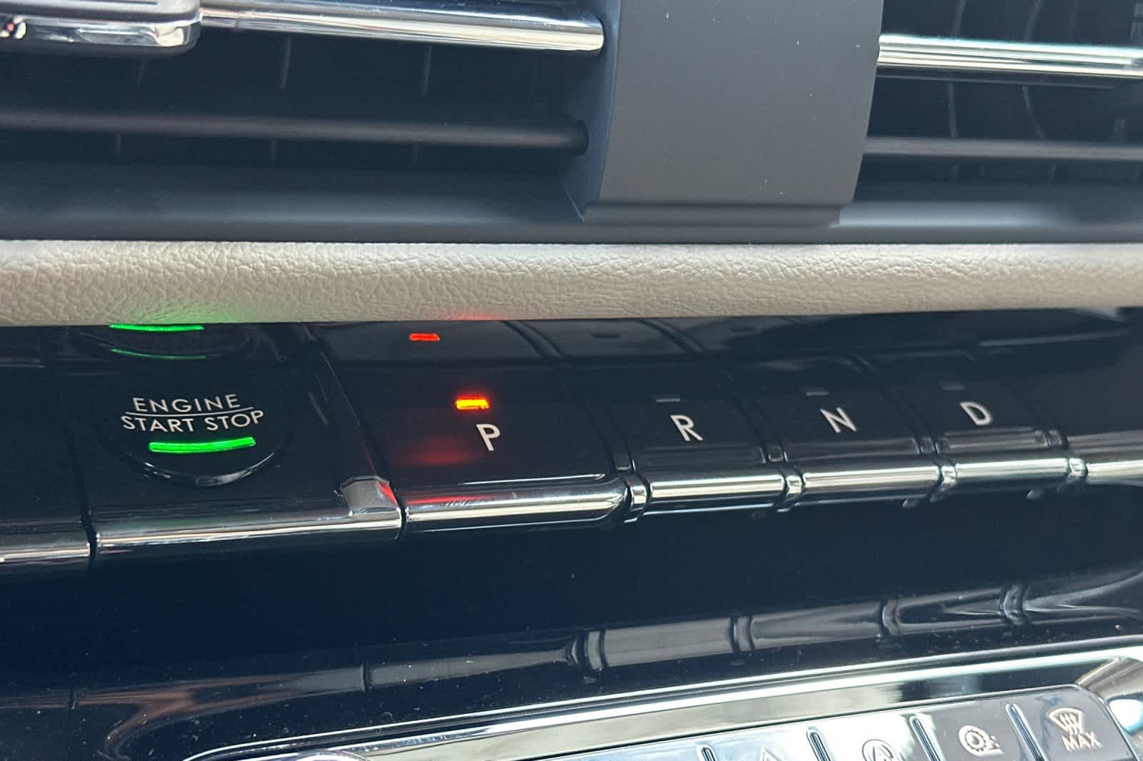 Used 2025 Lincoln Corsair Premiere w/ Equipment Group 101A image 23