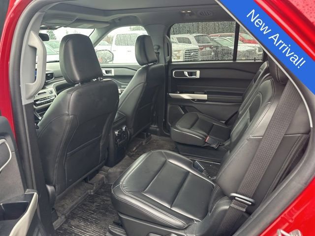 Used 2022 Ford Explorer XLT w/ Equipment Group 202A image 9