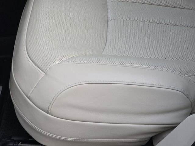 Certified 2024 Land Rover Range Rover SE image 28