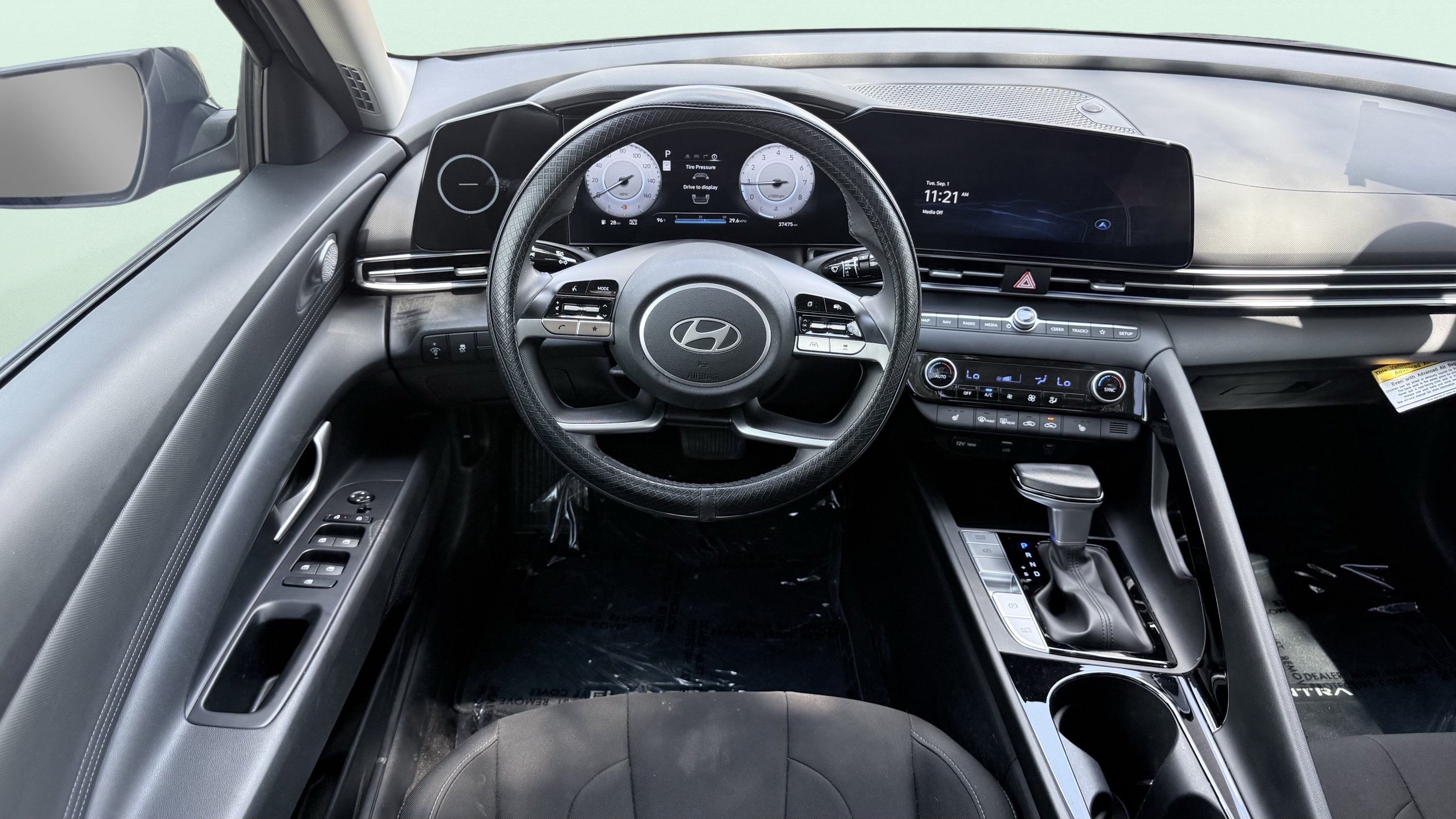 Used 2025 Hyundai Elantra SEL FWD image 42