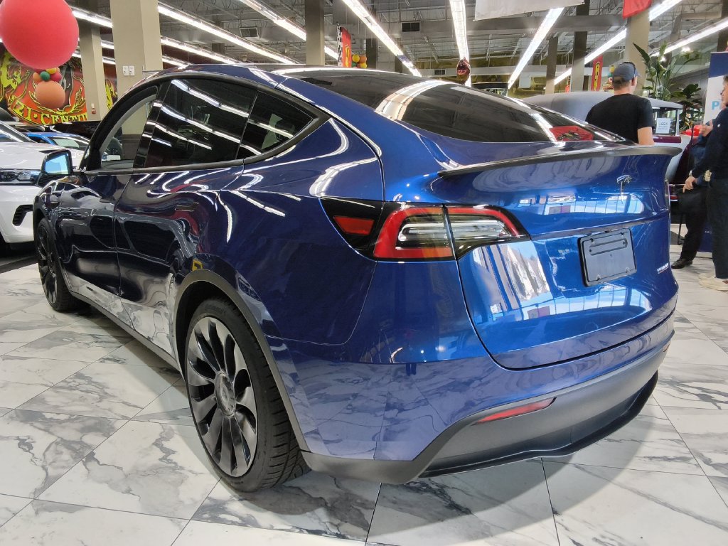 Used 2022 Tesla Model Y Performance AWD/4WD image 5