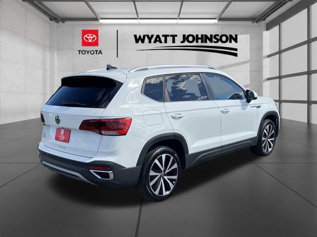 Used 2024 Volkswagen Taos SE FWD image 6