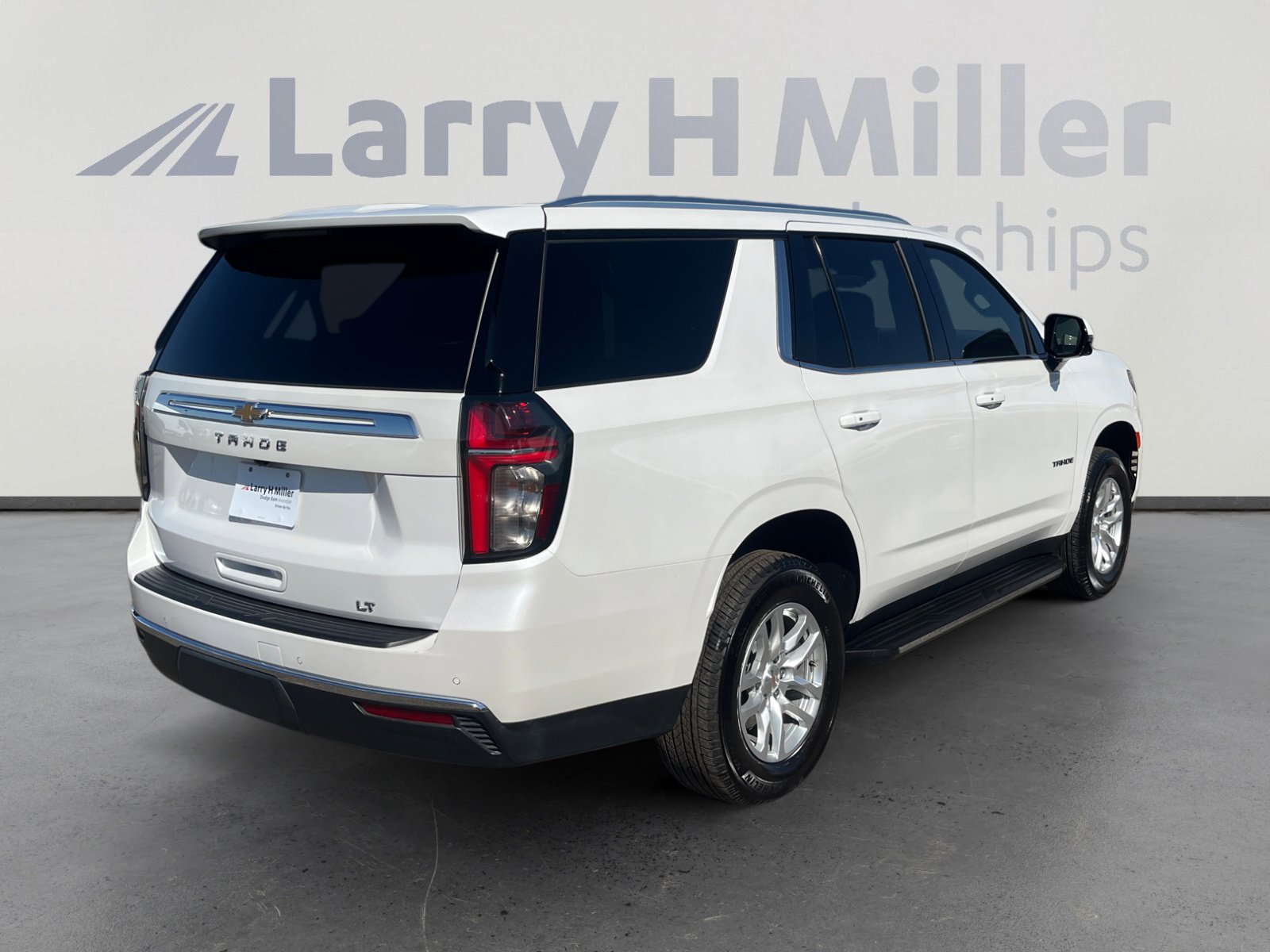 Used 2024 Chevrolet Tahoe LT w/ Luxury Package image 5