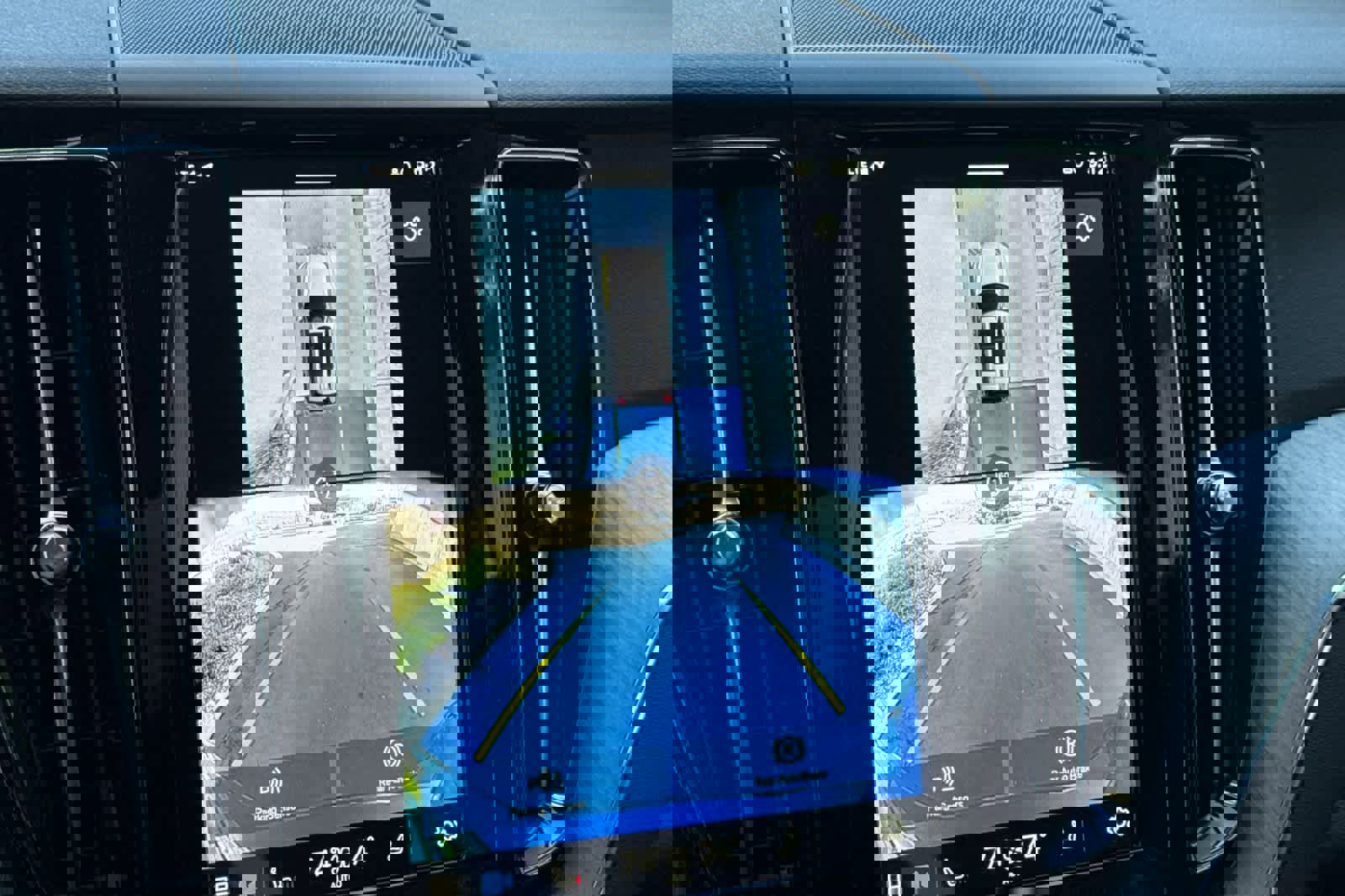 Used 2025 Volvo XC60 B5 Plus image 22