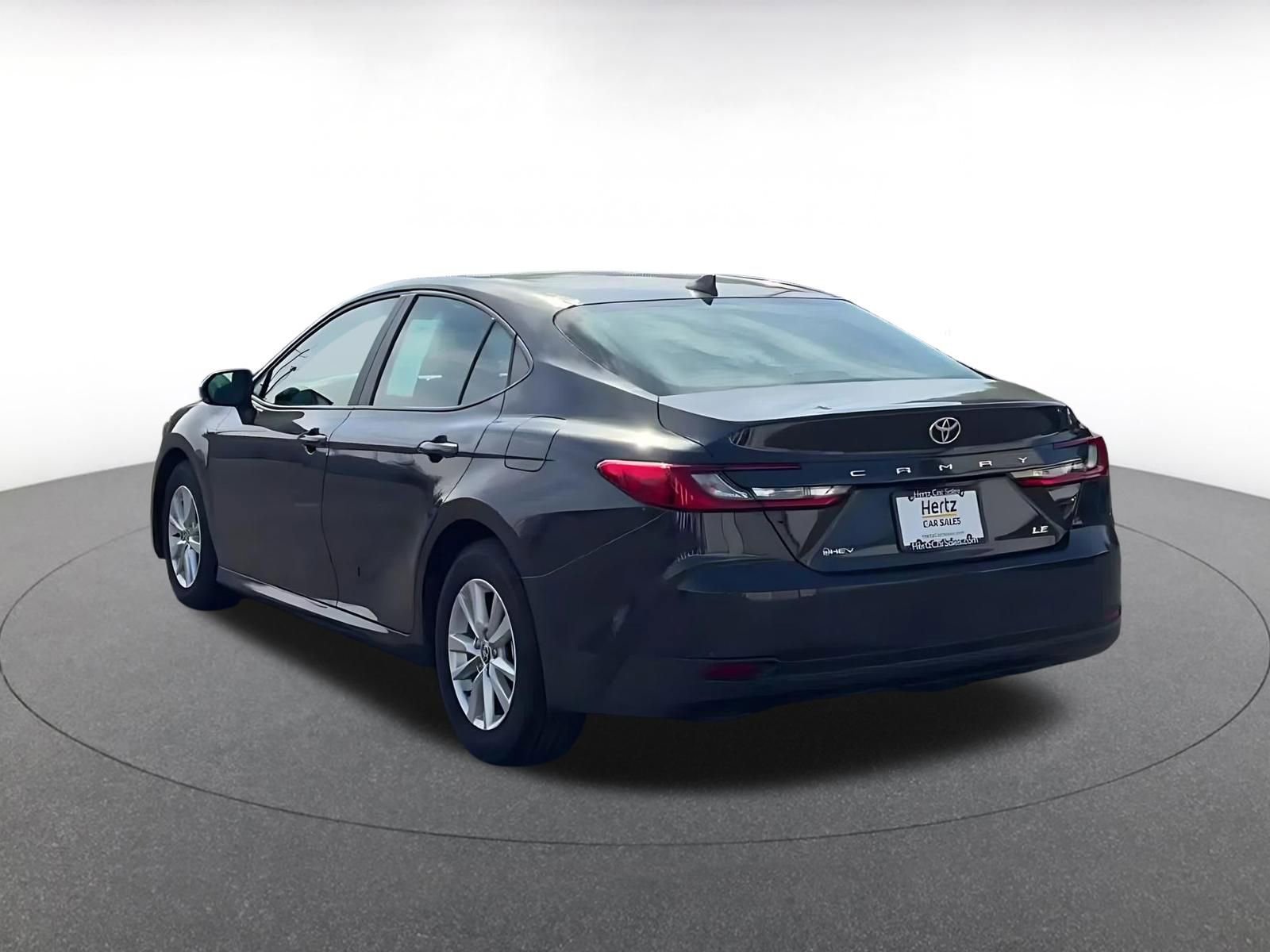 Used 2025 Toyota Camry LE image 11