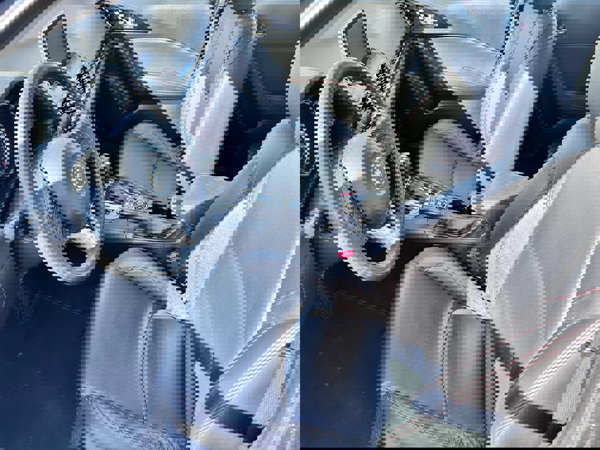 Used 2015 MAZDA MAZDA3 i Grand Touring image 5