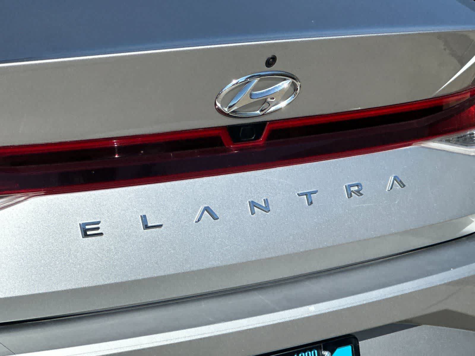 Used 2022 Hyundai Elantra SEL FWD image 27