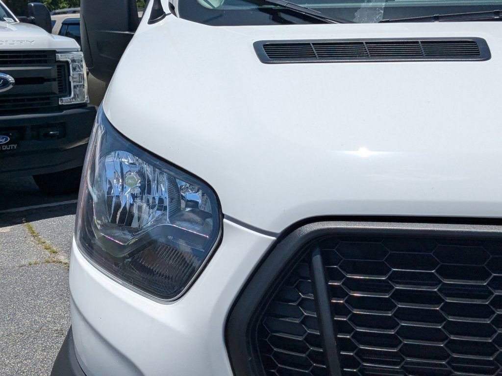 New 2025 Ford Transit 250 148 Medium Roof image 11