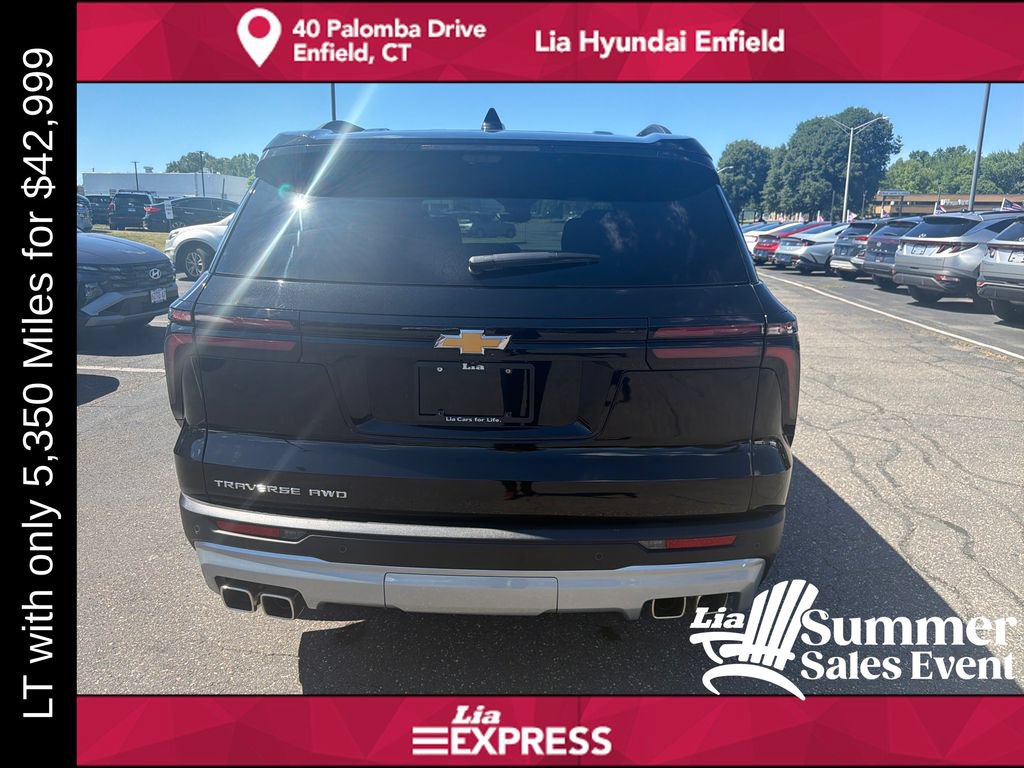Used 2026 Chevrolet Traverse LT w/ Driver Confidence Package AWD/4WD image 4