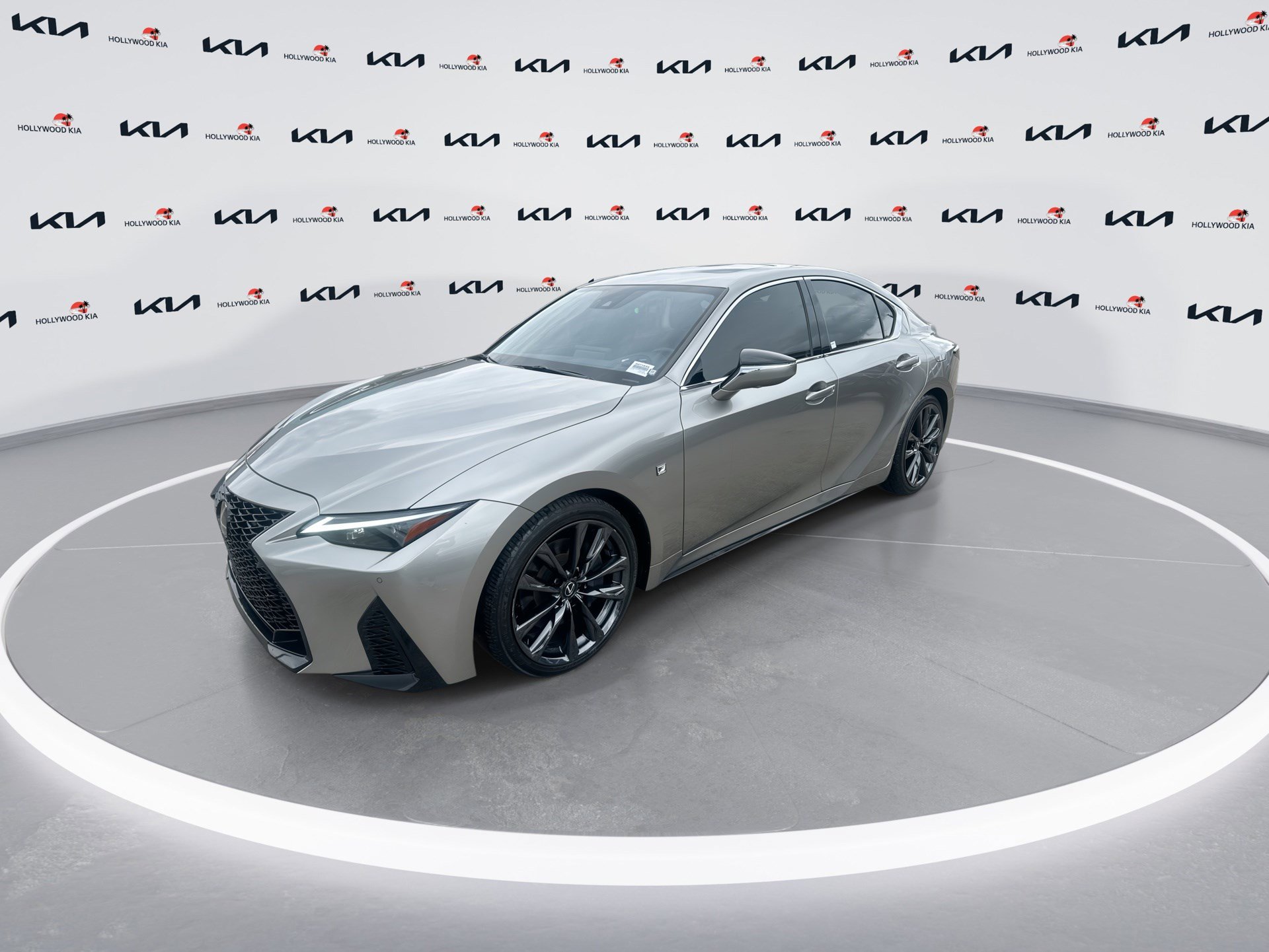 Used 2023 Lexus IS 350 F Sport image 4