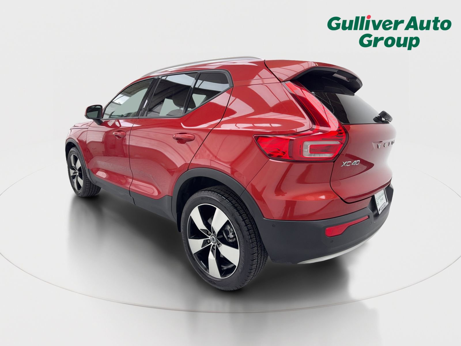Used 2019 Volvo XC40 T4 Momentum image 4