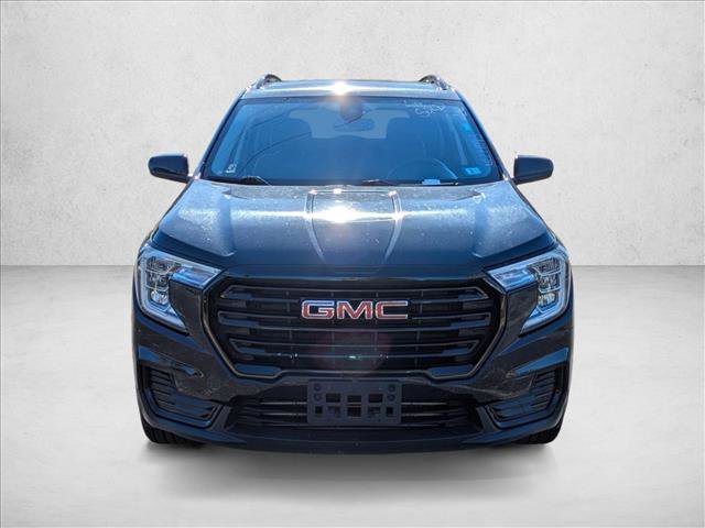 Used 2022 GMC Terrain SLE w/ Driver Convenience Package image 2