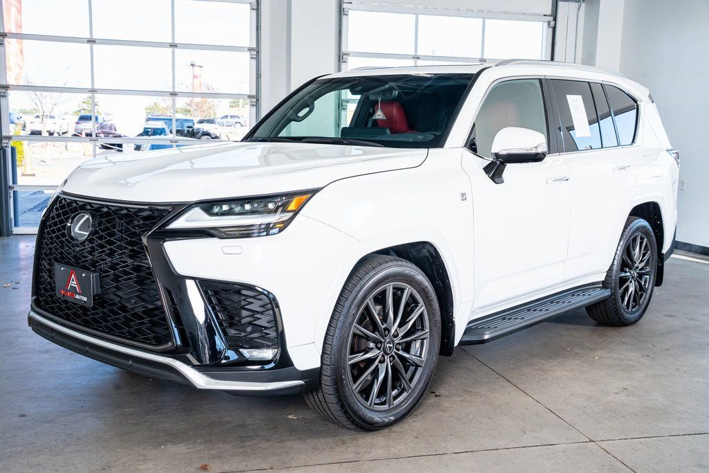Used 2024 Lexus LX 600 F Sport image 11