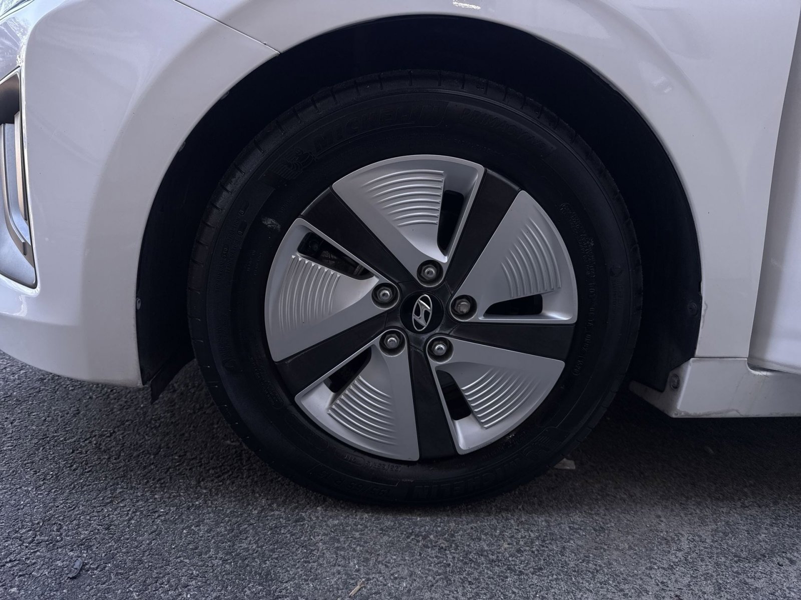 Used 2020 Hyundai Ioniq Blue image 12