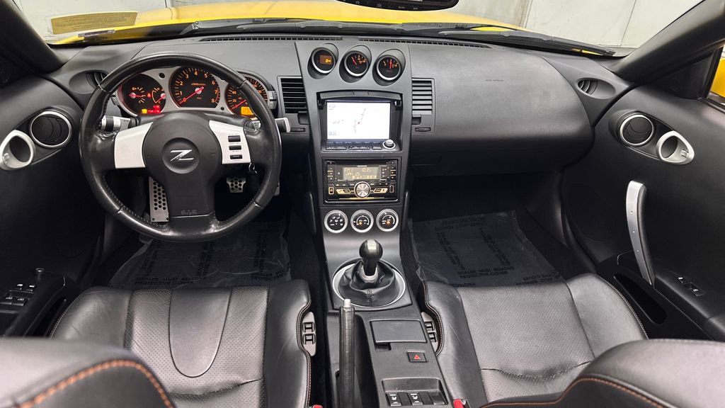 Used 2005 Nissan 350Z Touring image 29