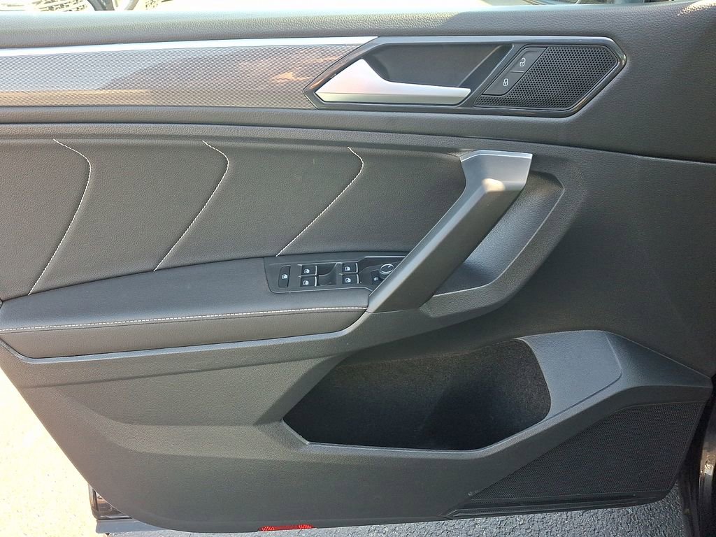 Certified 2023 Volkswagen Tiguan SE R-Line image 12