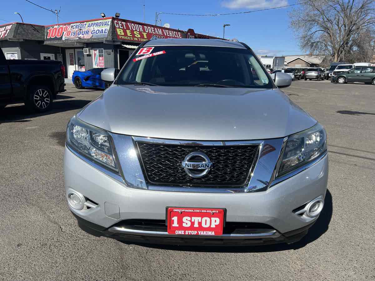 Used 2013 Nissan Pathfinder SV AWD/4WD image 2