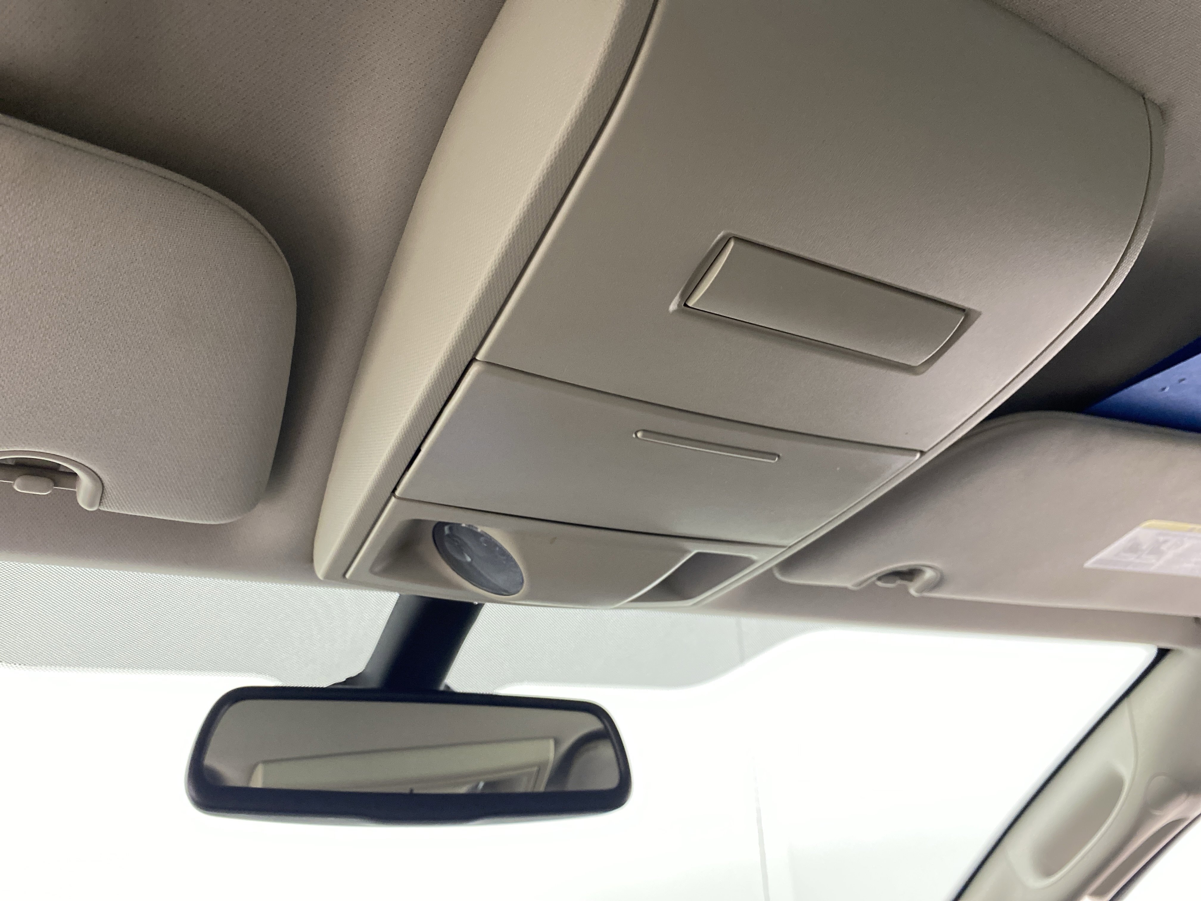 Used 2018 Dodge Grand Caravan SE w/ UConnect Hands-Free Group FWD image 23