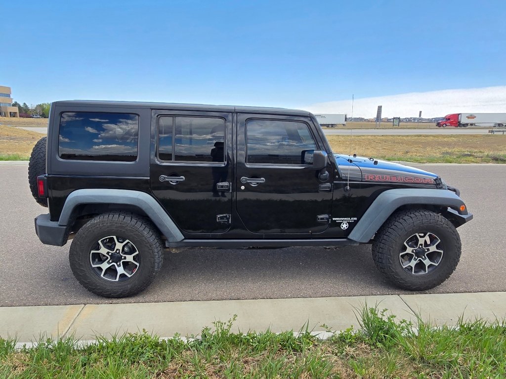 Used 2015 Jeep Wrangler Unlimited Rubicon w/ Connectivity Group image 6