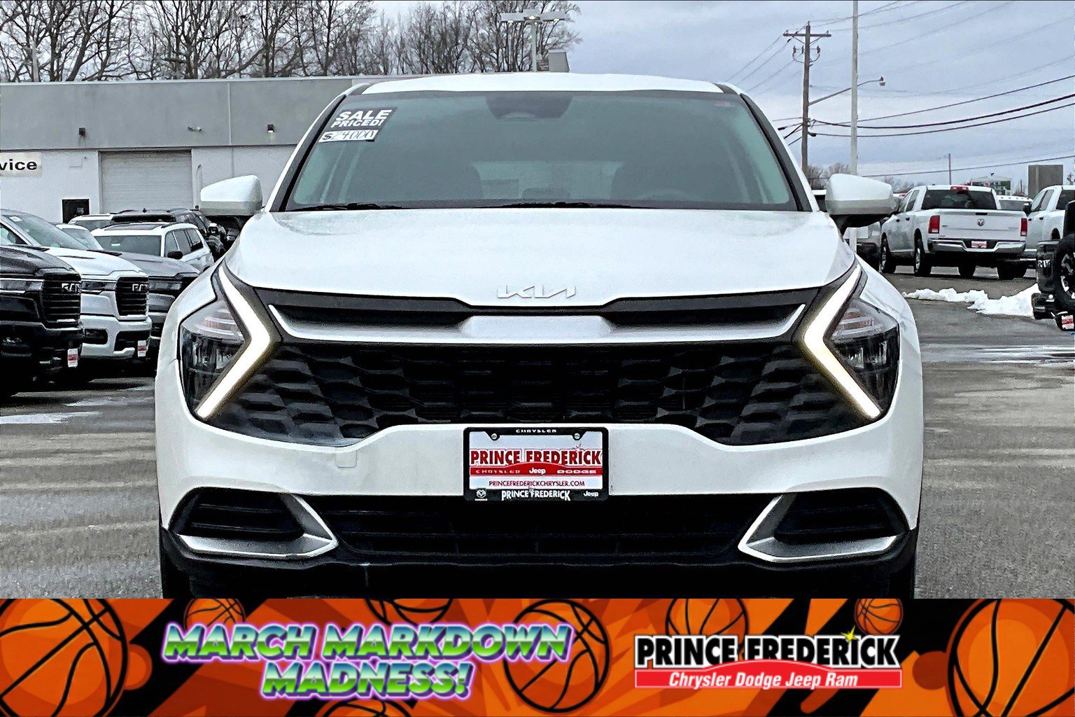 Used 2023 Kia Sportage LX image 2