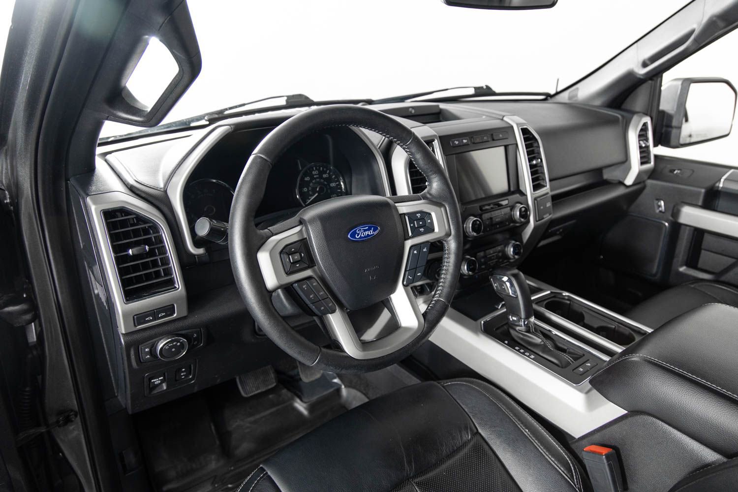 Used 2019 Ford F150 Lariat w/ Equipment Group 502A Luxury image 13