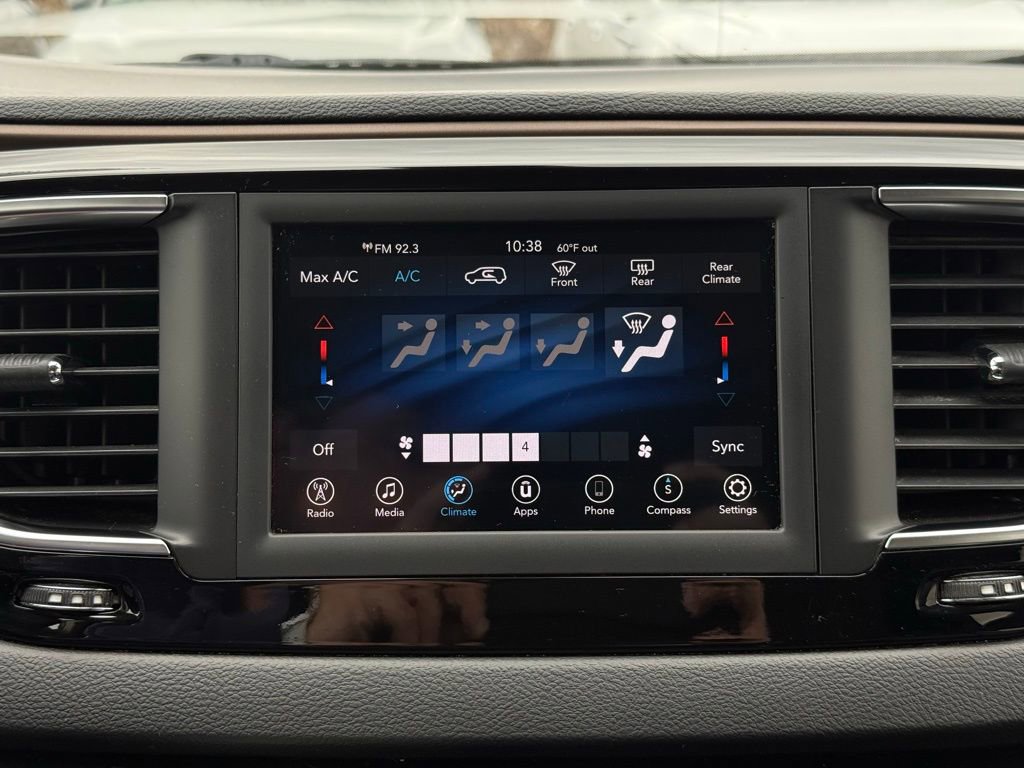 Used 2020 Chrysler Voyager Lxi image 27