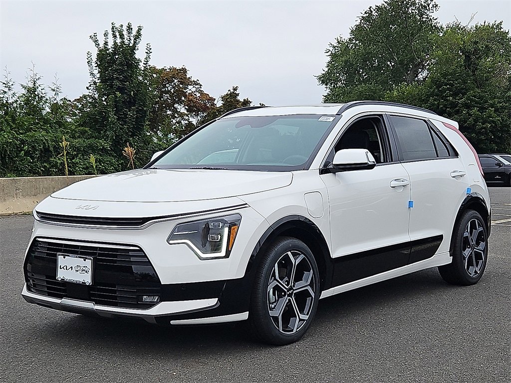 New 2025 Kia Niro SX Touring image 3