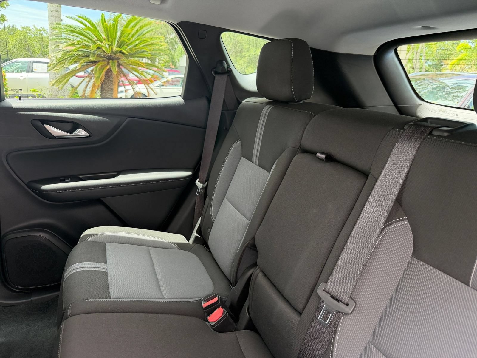 Used 2025 Chevrolet Blazer LT FWD image 34