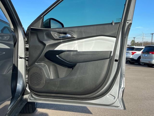 Certified 2025 Chevrolet Trax LT w/ LT Convenience Package image 25
